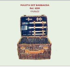 Cesta de picnic mimbre con set cubiertos barbacoa